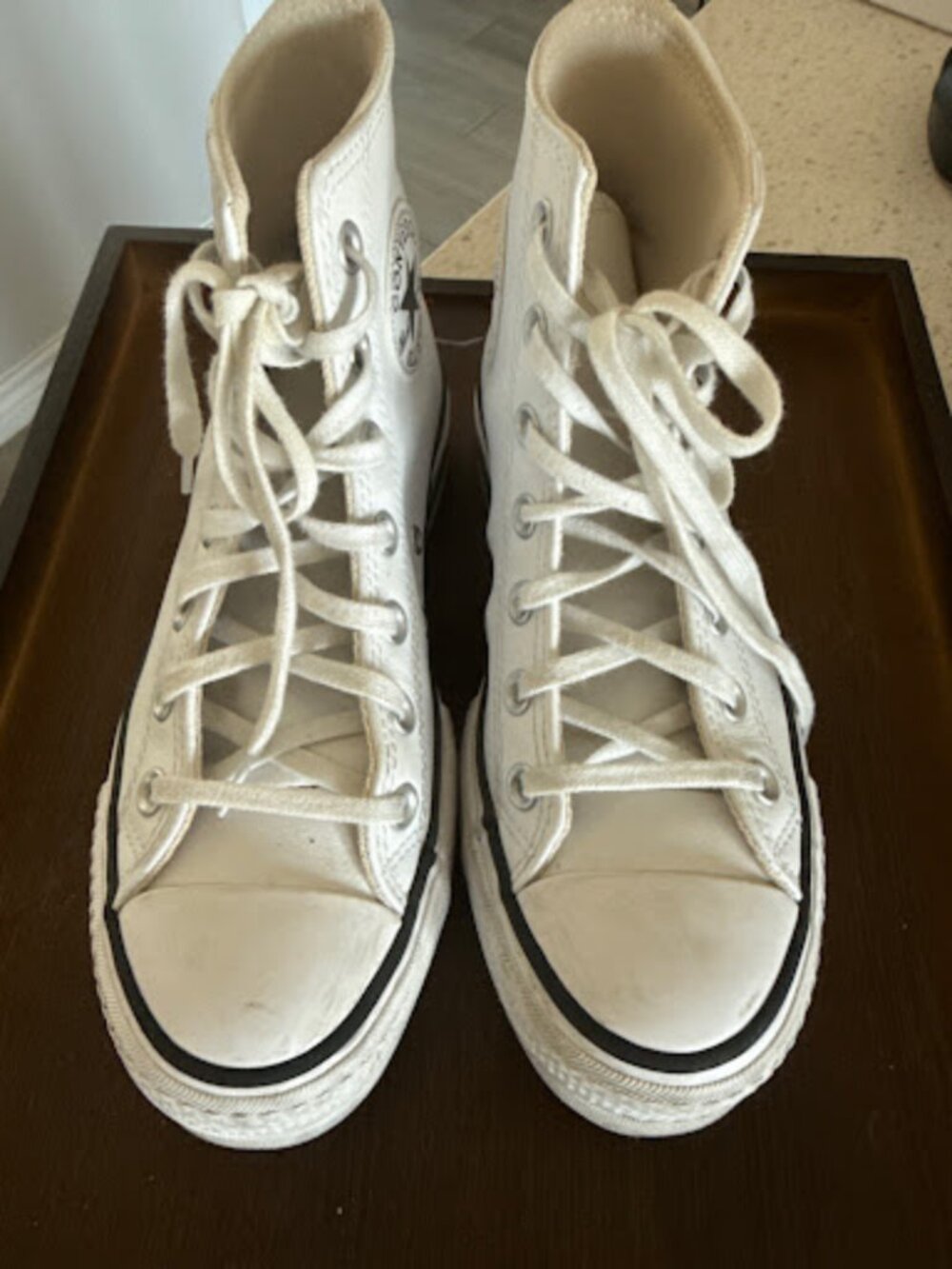 Converse Chuck Taylor All Star Lift Leather White Hi Top Sz 6.5 - Picture 1 of 7